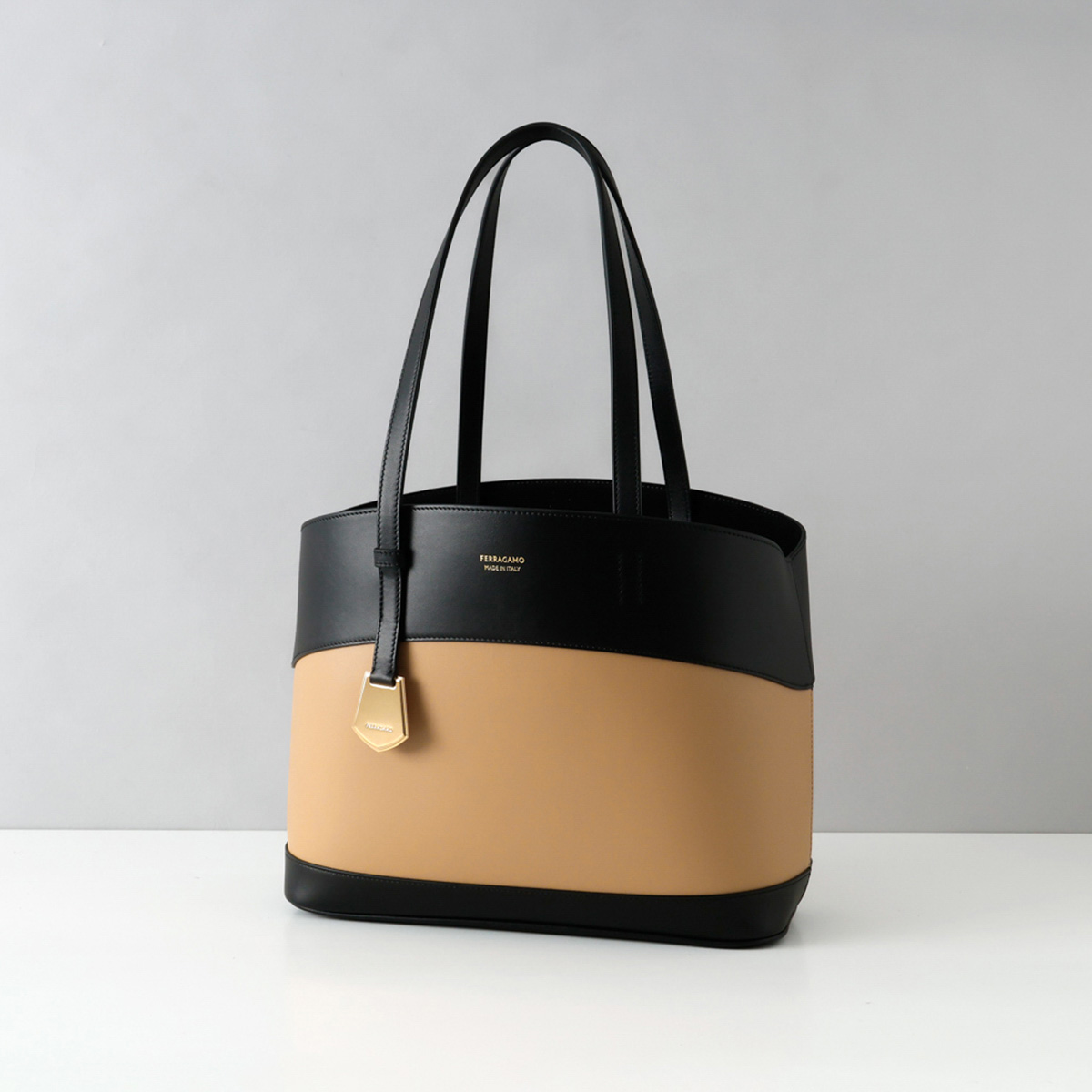 FERRAGAMO（フェラガモ） 並行輸入 トートバッグ バッグ ハンドバッグ