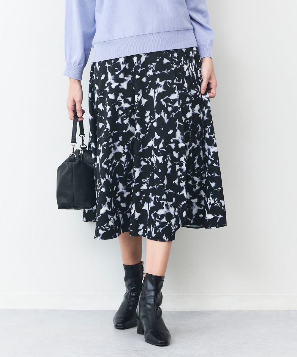 ぼかし柄ラップ風フレアスカート