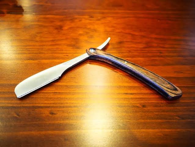 床屋が教える！顔そり（シェービング）の道具の種類と使い方 | 渋谷の
