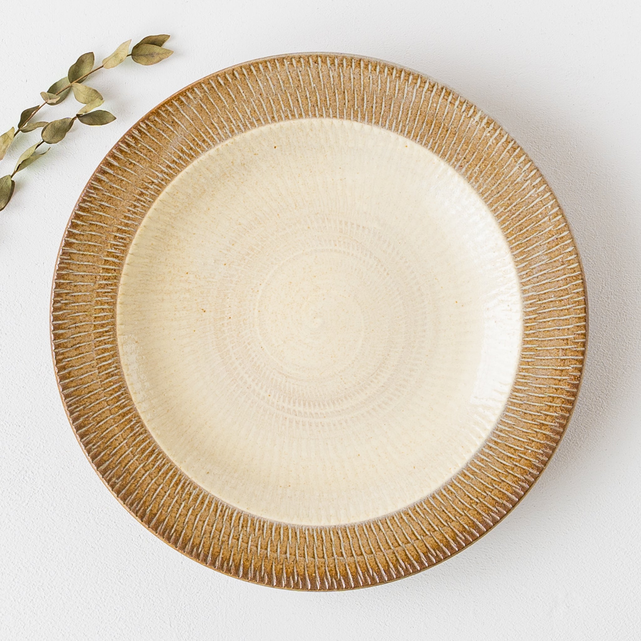 小石原焼 翁明窯元 リム皿 大 中白 白釉｜和食器通販 四季折折 – 四季