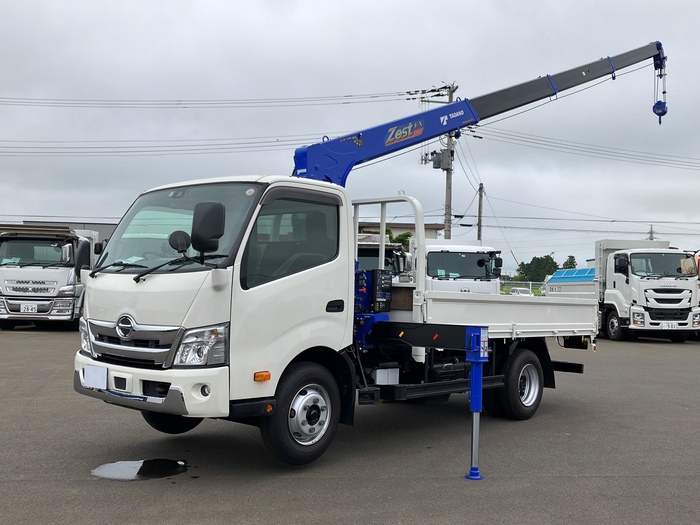 ユニック車とは？種類や必要な資格も解説！クレーン車とは違う