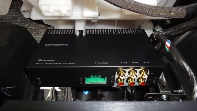carrozzeria DEH-P01アンプ取付