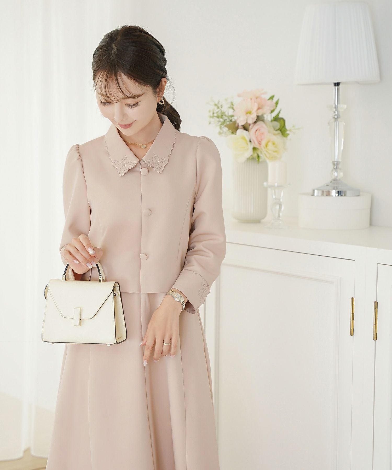 3/中旬～下旬頃発送予定！刺繍 襟付き フロントファスナー ワンピース