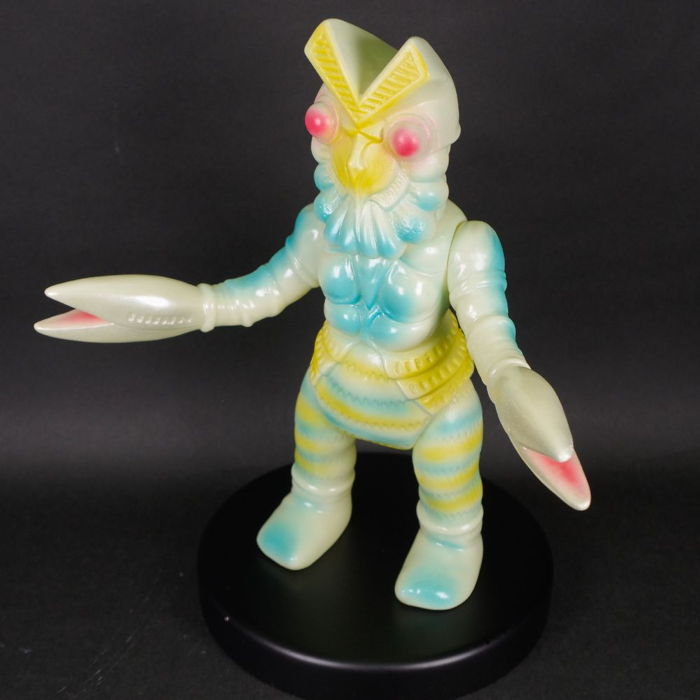 ブルマァク製「バルタン星人」の新色「ブラウン」「蓄光バージョン」が