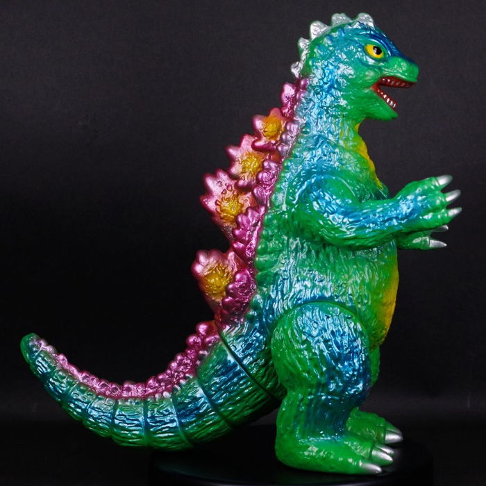 ブルマァクから「ゴジラ50」が新たに「グリーン」となって出現