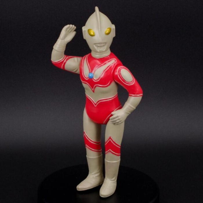 ブルマァクの「S帰ってきたウルトラマン」が「レトロカラー」となって