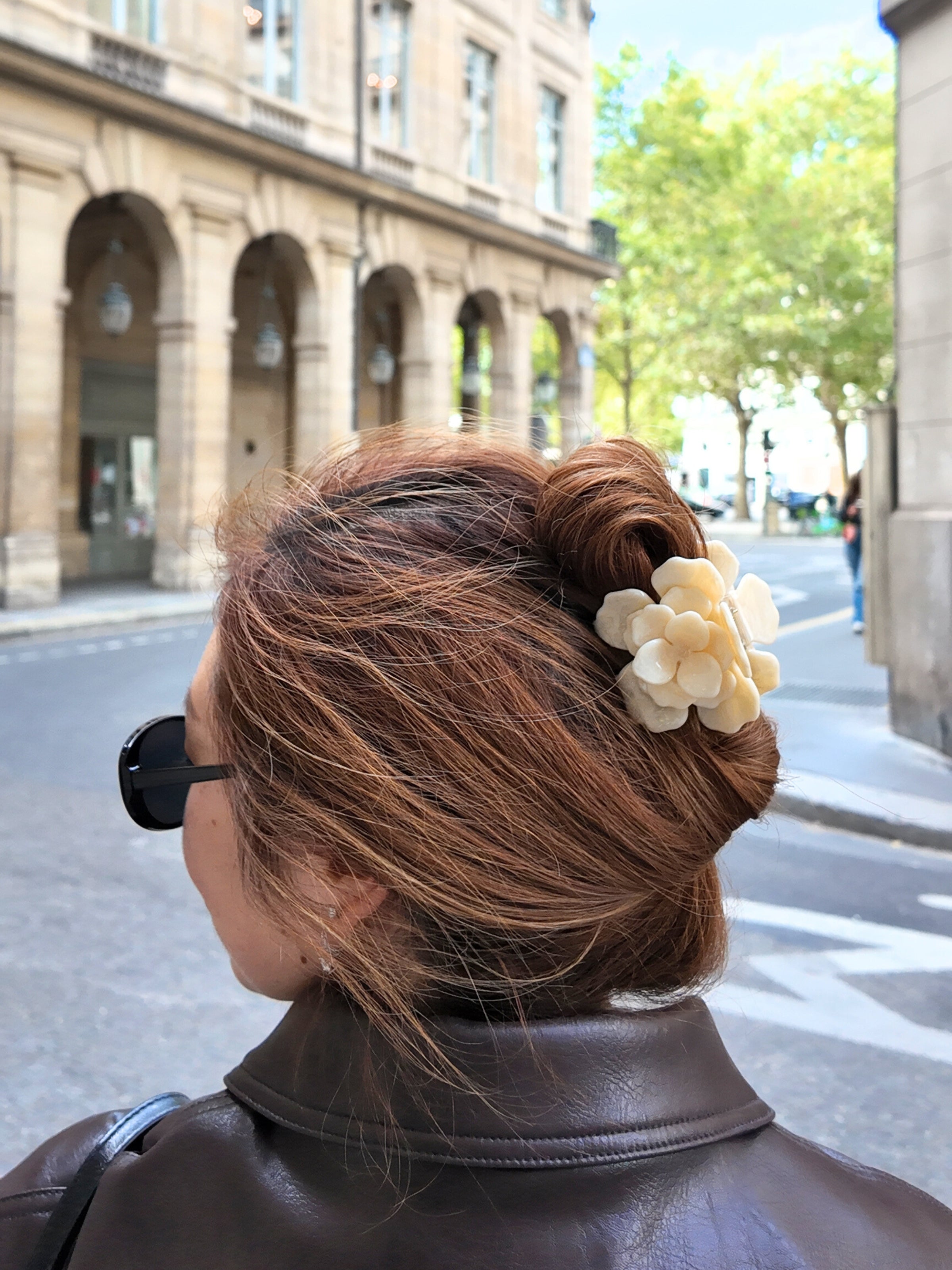 Handmade Origami Gardenia Flower Claw Hair Clip – Solar Eclipse