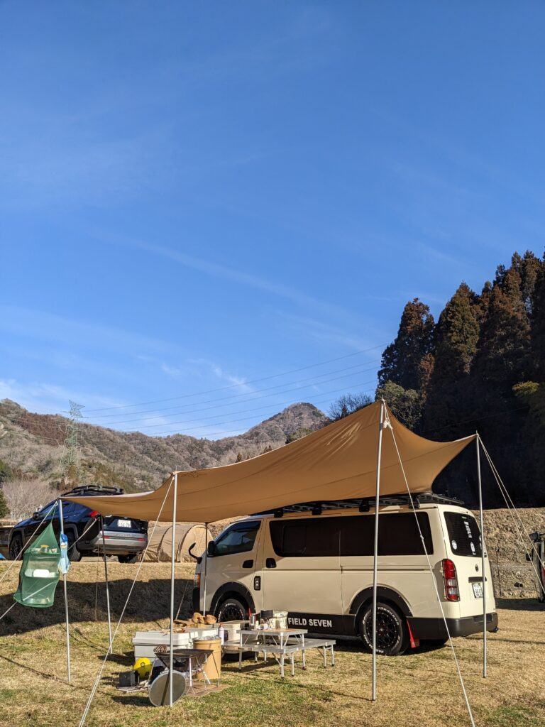 焚き火にも強い！DODオクラタープの魅力！自由な張り方と映えサイトを