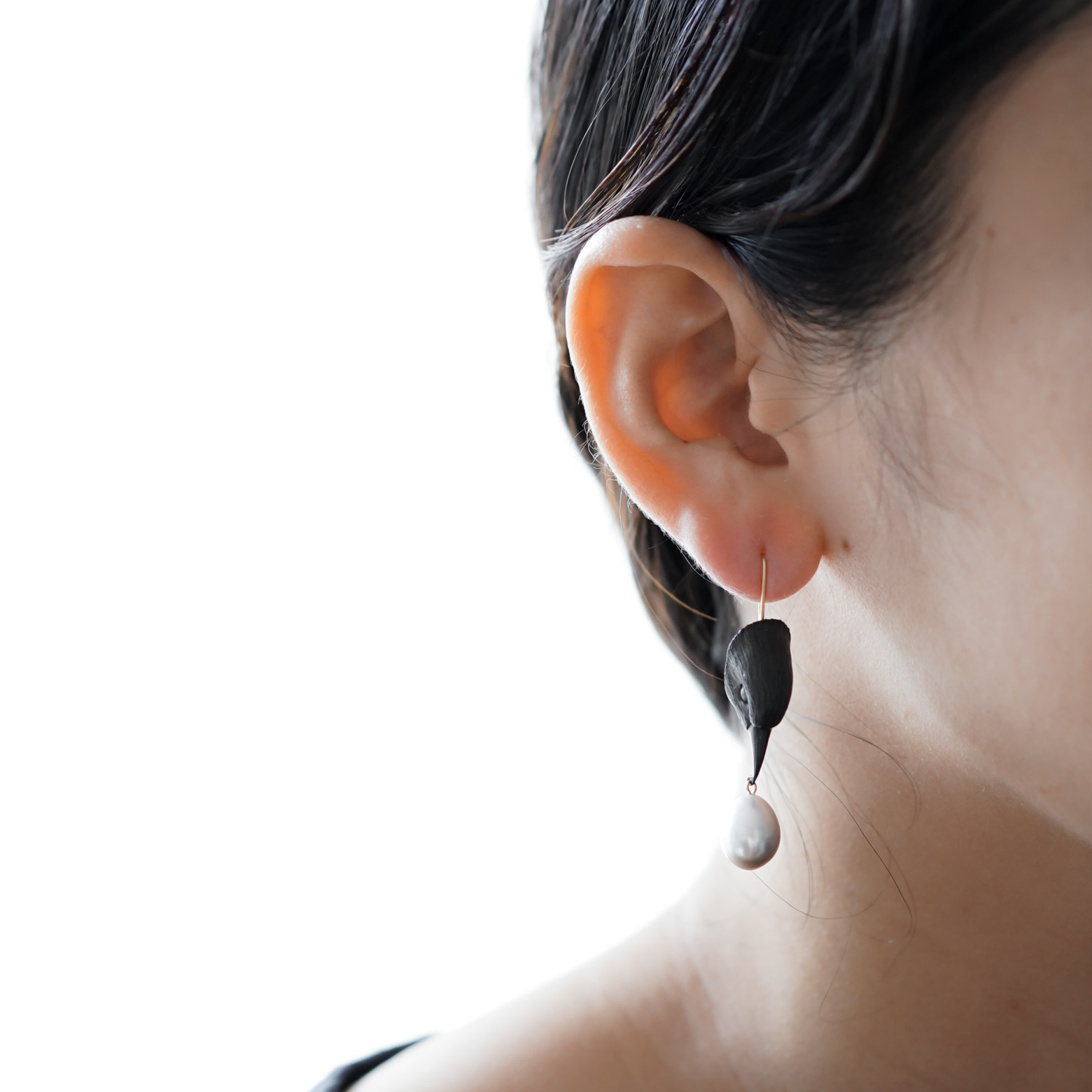 Bird Head with Pearl Oxidized Bronze (Gabriella Kiss) - SOURCE