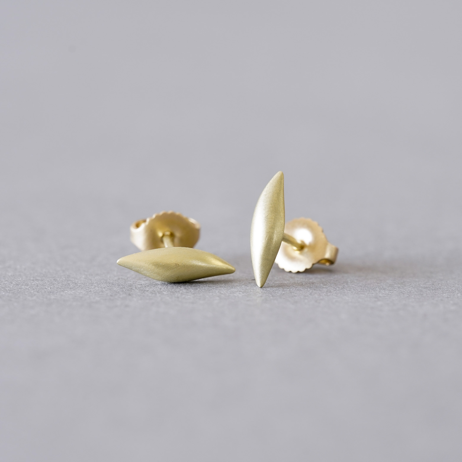 Slug Stud Earrings 14K (Gabriella Kiss) - SOURCE objects（ソウス