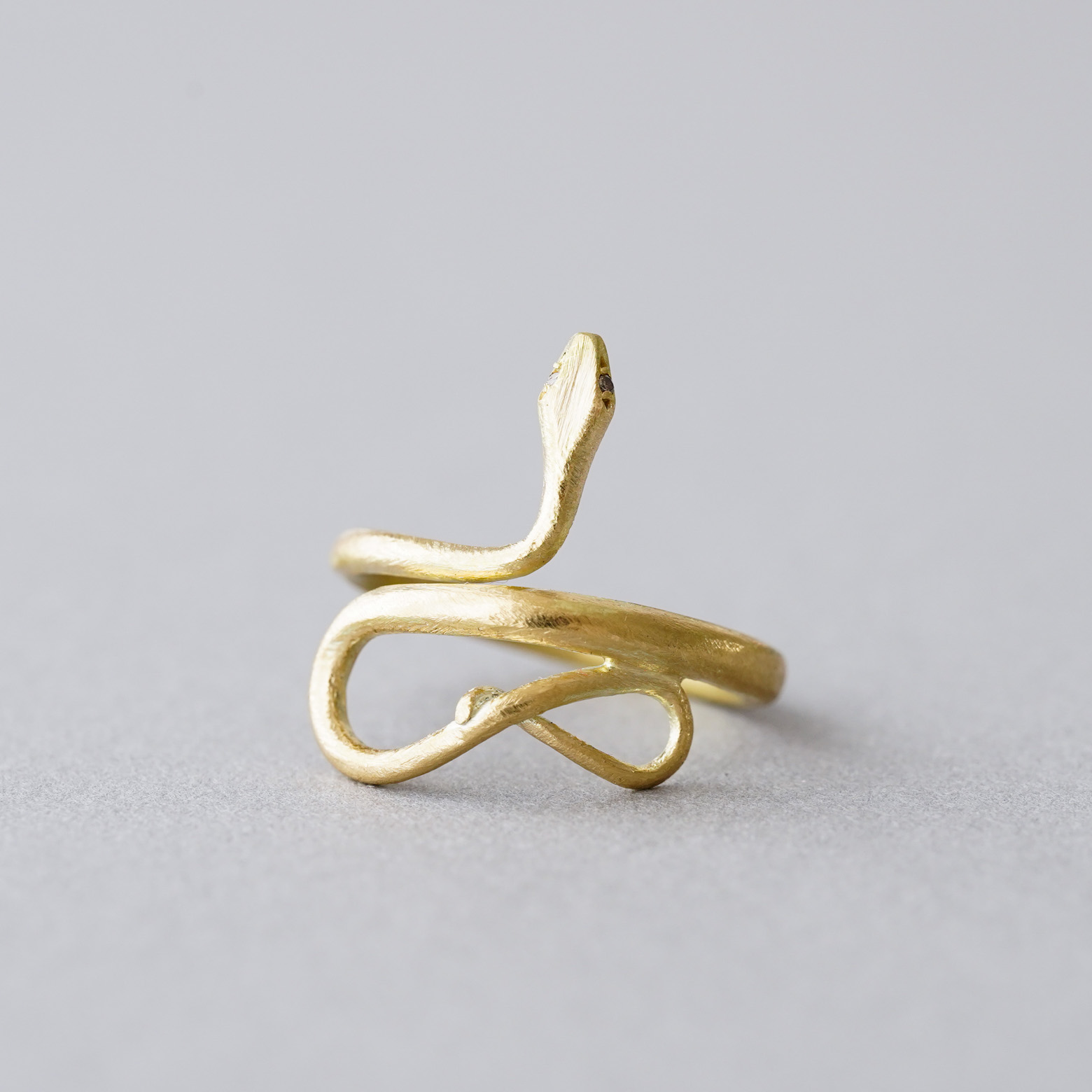 Snake Ring with Diamond Eyes 18K | Gabriella Kiss - SOURCE objects