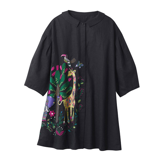 女優IZUMIが着こなす、春の「トクコ プルミエヴォル」 | エル・オンライン