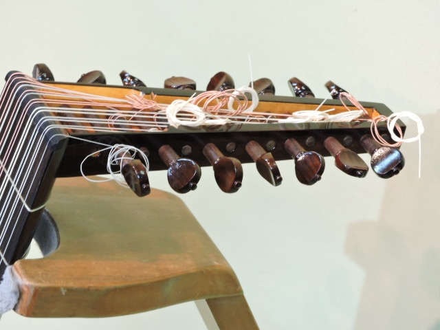 須賀 睦夫【Suga Mutsuo】 8コース ルネッサンス・リュート