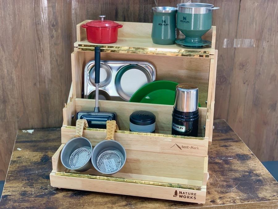 テンマクデザインの ワーカーズオカモチは ギアも調味料も収納上手