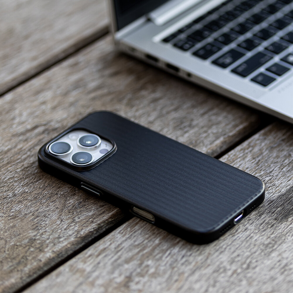 リブスリムケース for iPhone 14 Pro｜GRAMAS（グラマス）：Apple