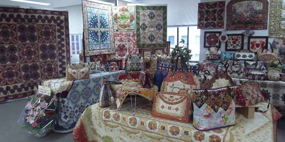 花柄布を楽しむパッチワークキルトとバッグ』発売記念 円座佳代の