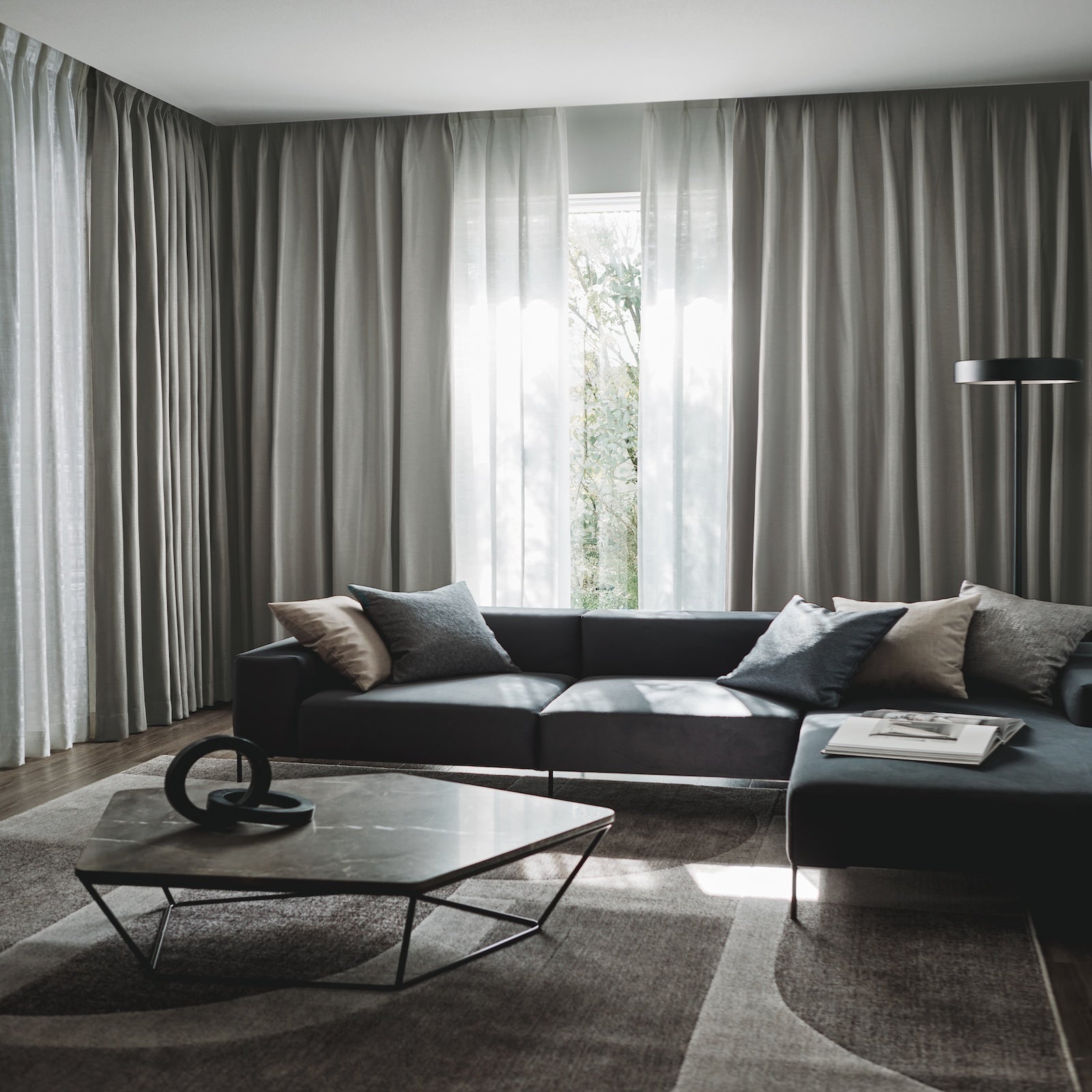 D-8237 Sun shadow（遮光1級）｜株式会社スミノエ インテリア