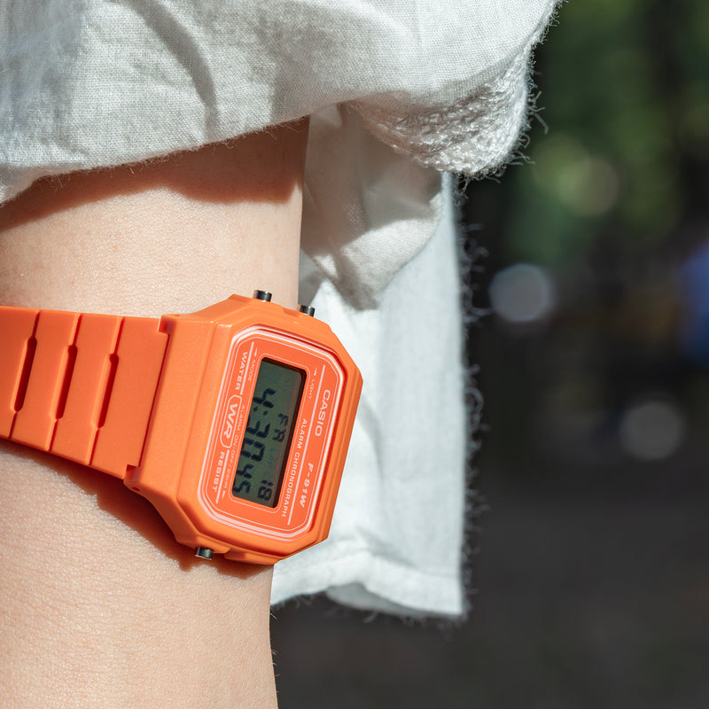 【新品未使用】 CASIO デジタル腕時計　F-91WC チープカシオ オレンジ スタンダード デジタル 海外正規品 10年保証 日本未発売 CASIO