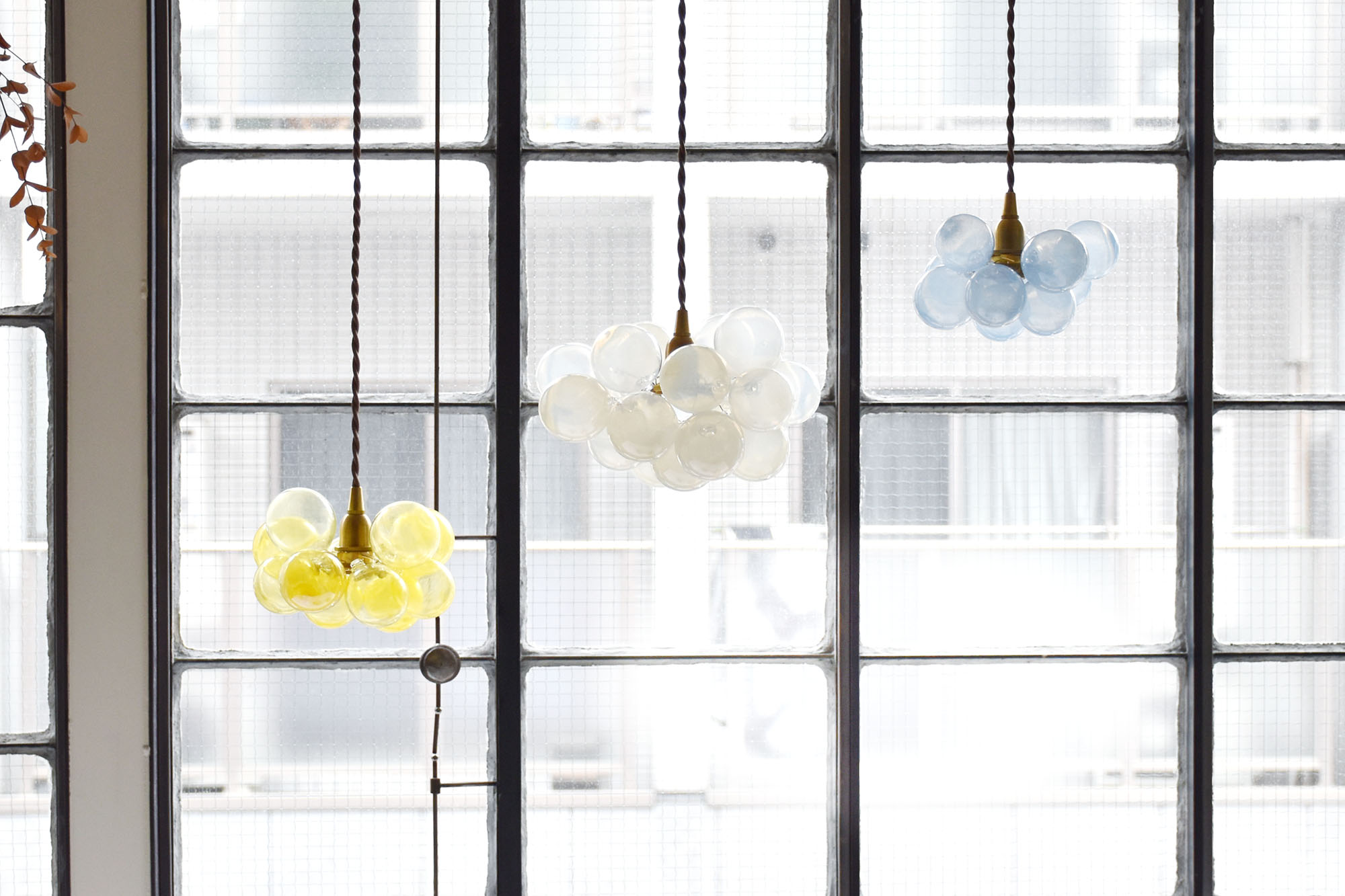 身に纏うガラス、部屋に飾るガラス [ オカベマキコ ] ＝ A piece of