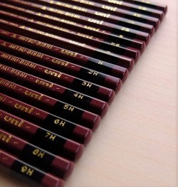 基礎科 鉛筆デッサン用具の解説 | すいどーばた美術学院