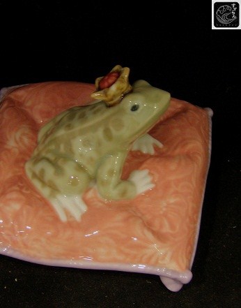 リヤドロ】【カエルの王子様】【8444】