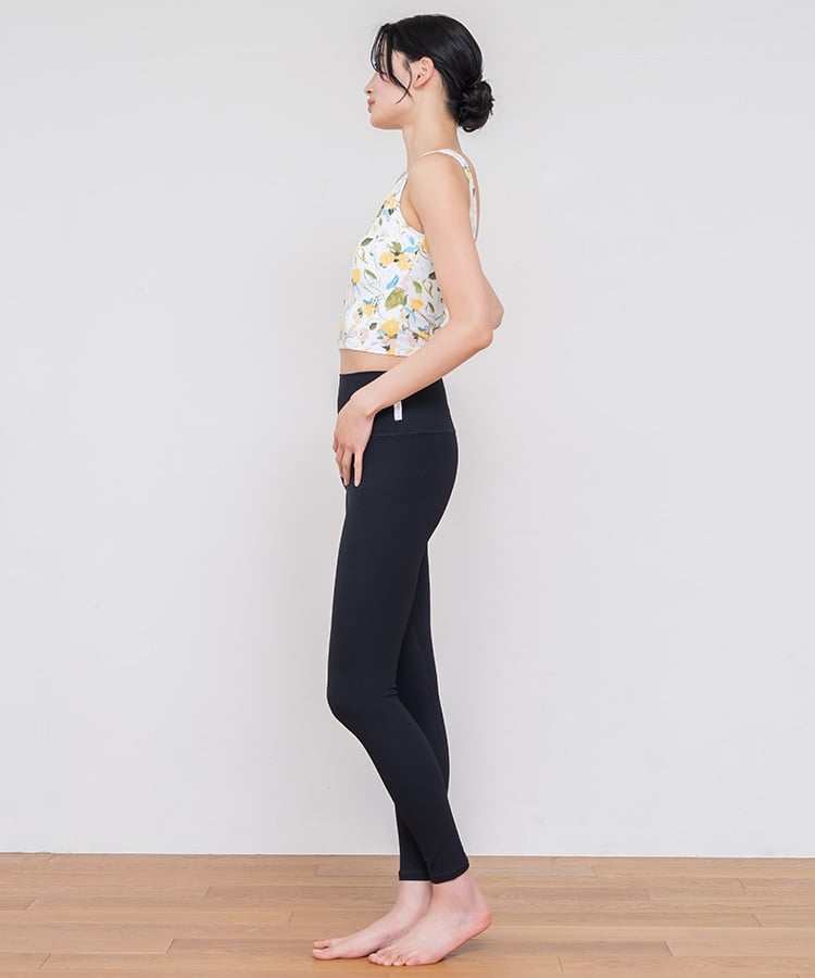 リントスル黒のヨガウェアセット（長袖トップス・ハイウエストレギンス