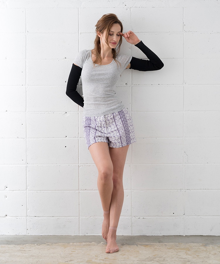 peu a beaute】アームサポーター(Lサイズ ブラック): ヨガウェアLAVA