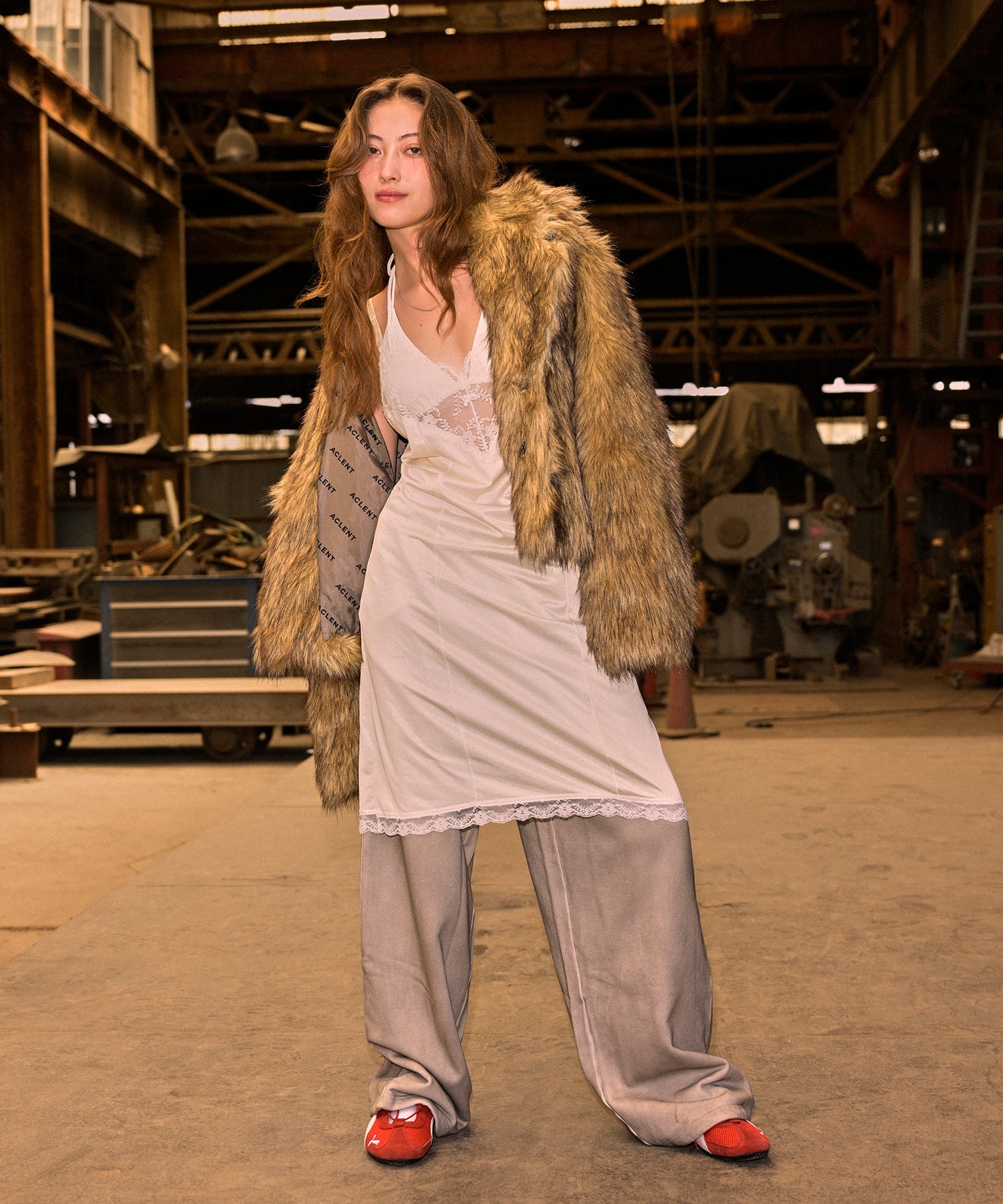 Fauxファースタンドカラーコート｜ACLENT（アクレント）