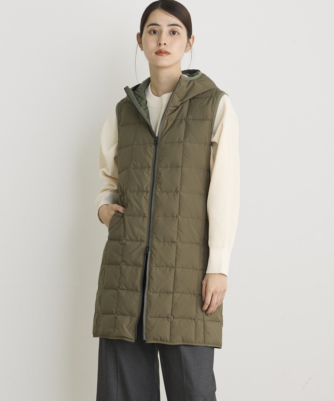 ロングフードダウンベスト《TAION & LIMONTA EAST》 ｜DAY by DAY It's
