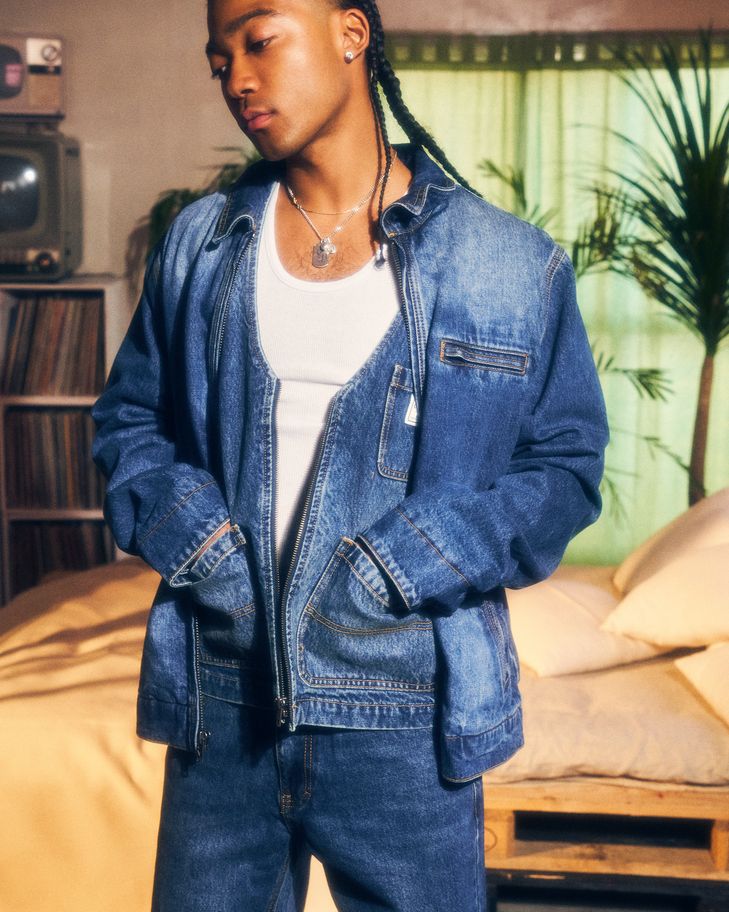 GUESS(ゲス) JAPAN 公式オンラインストア | GUESS JAPAN OFFICIAL