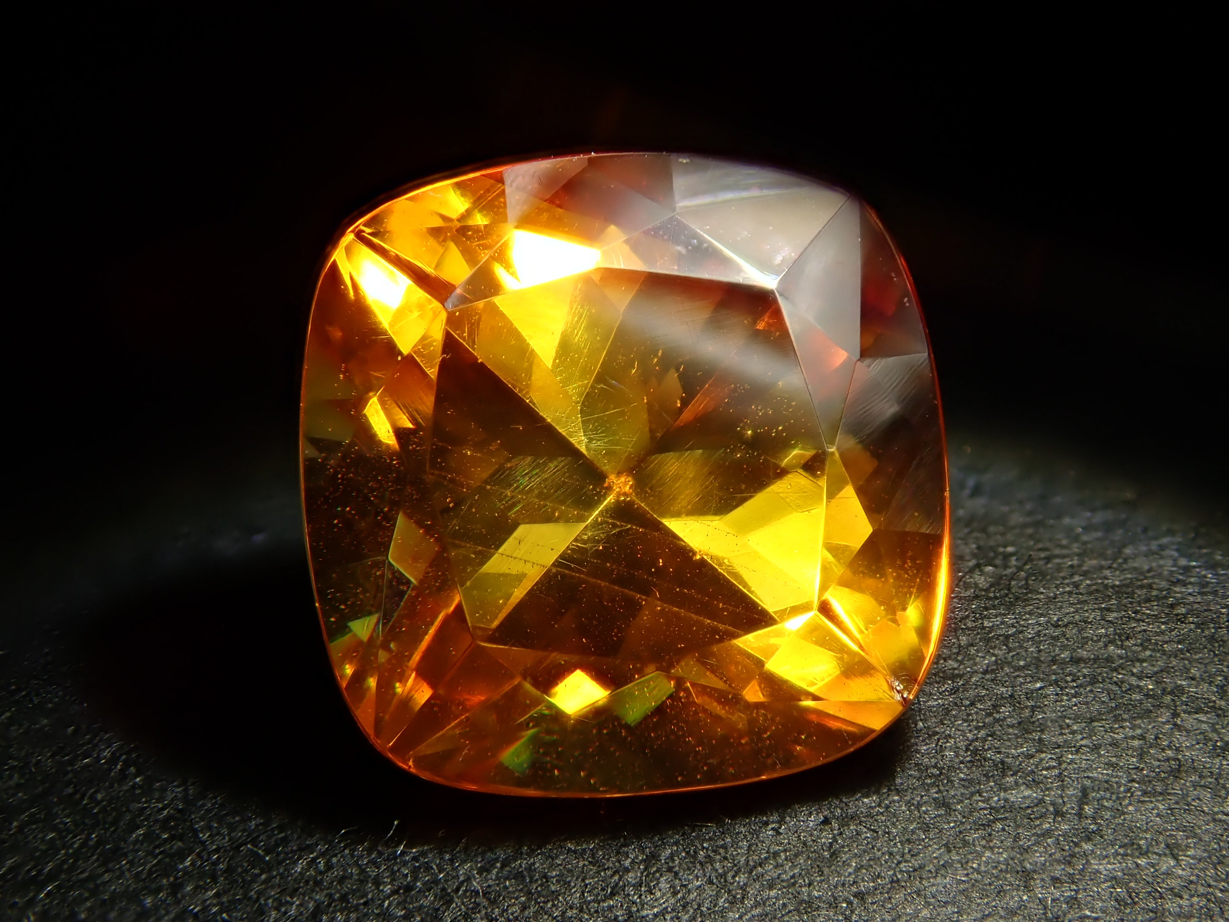 バイカラースファレライト 2.055ctルース