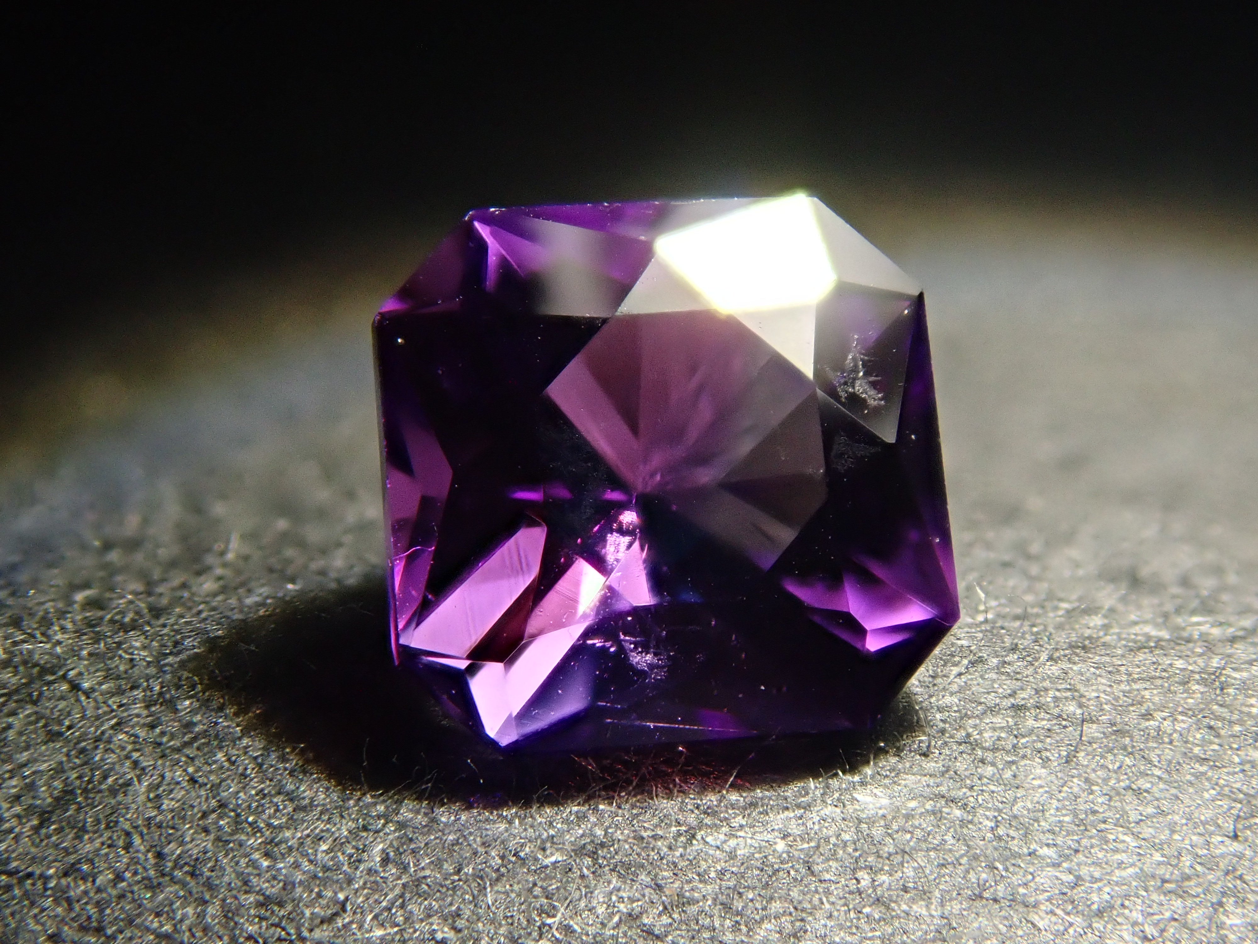 カシャライアメジスト 0.430ctルース