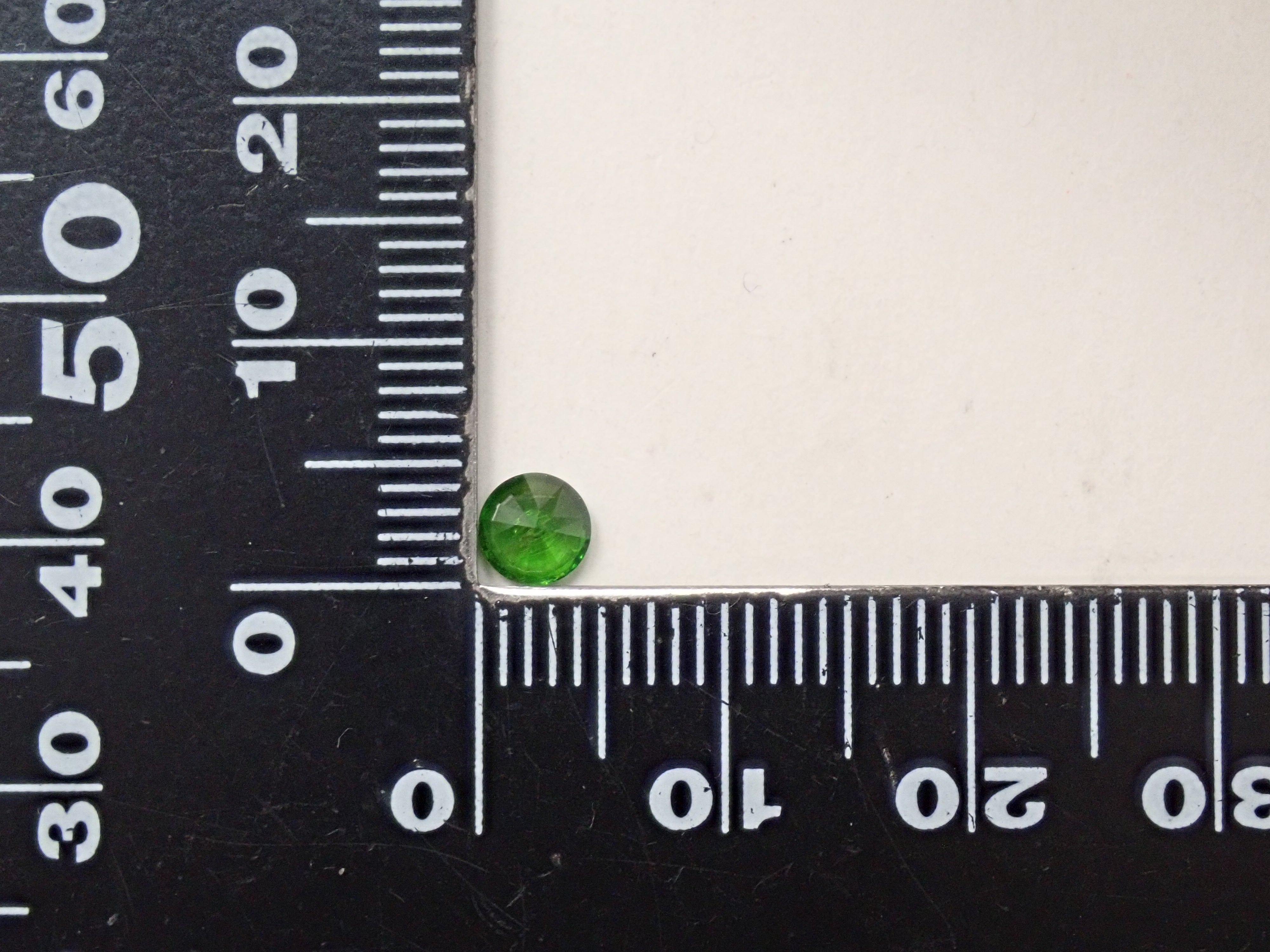 ロシア産デマントイドガーネット（ホーステール認む） 0.464ctルース