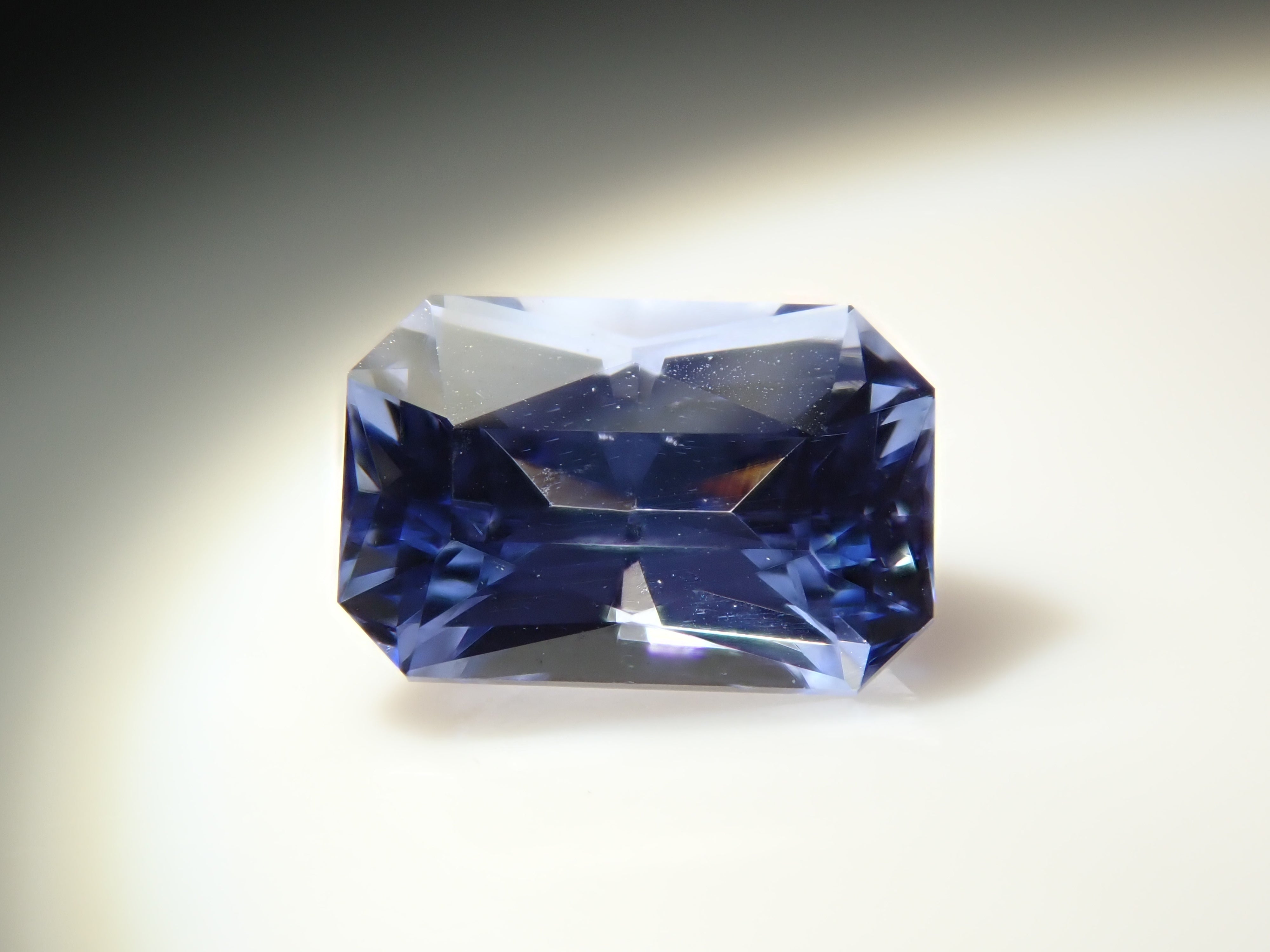 タンザニア産タンザナイト 0.432ctルース