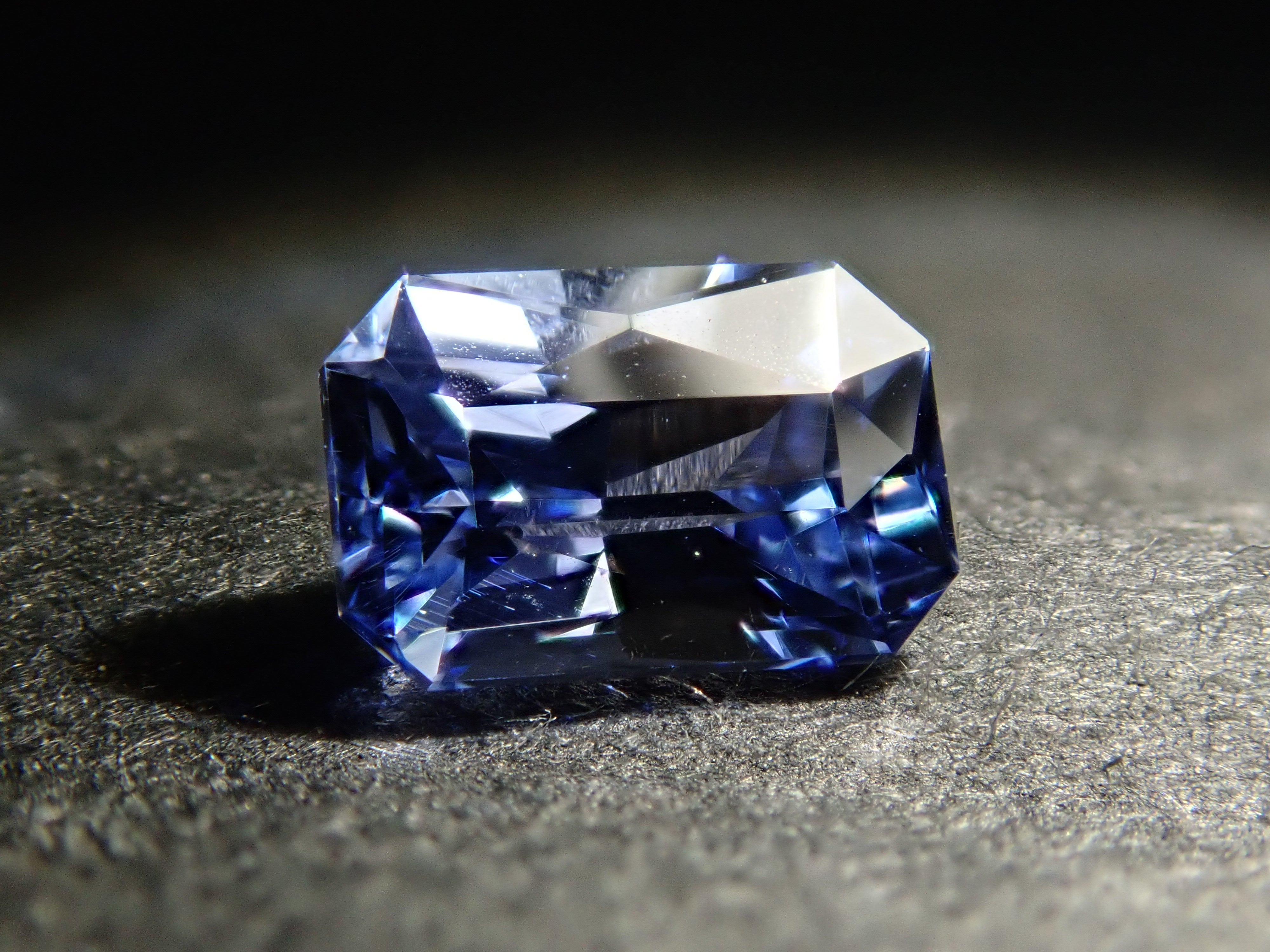 タンザニア産タンザナイト 0.432ctルース