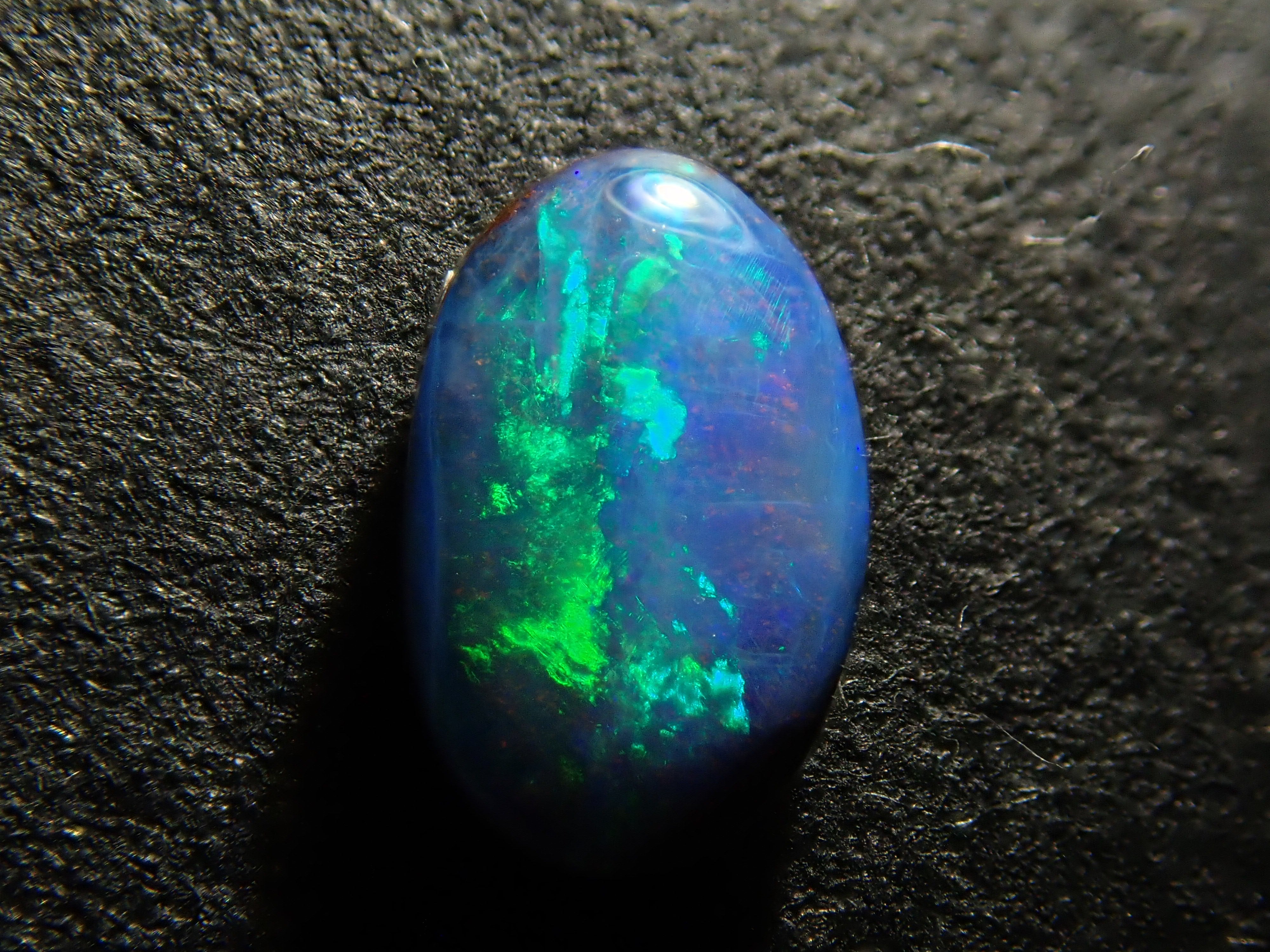 ブラックオパール 0.357ctルース