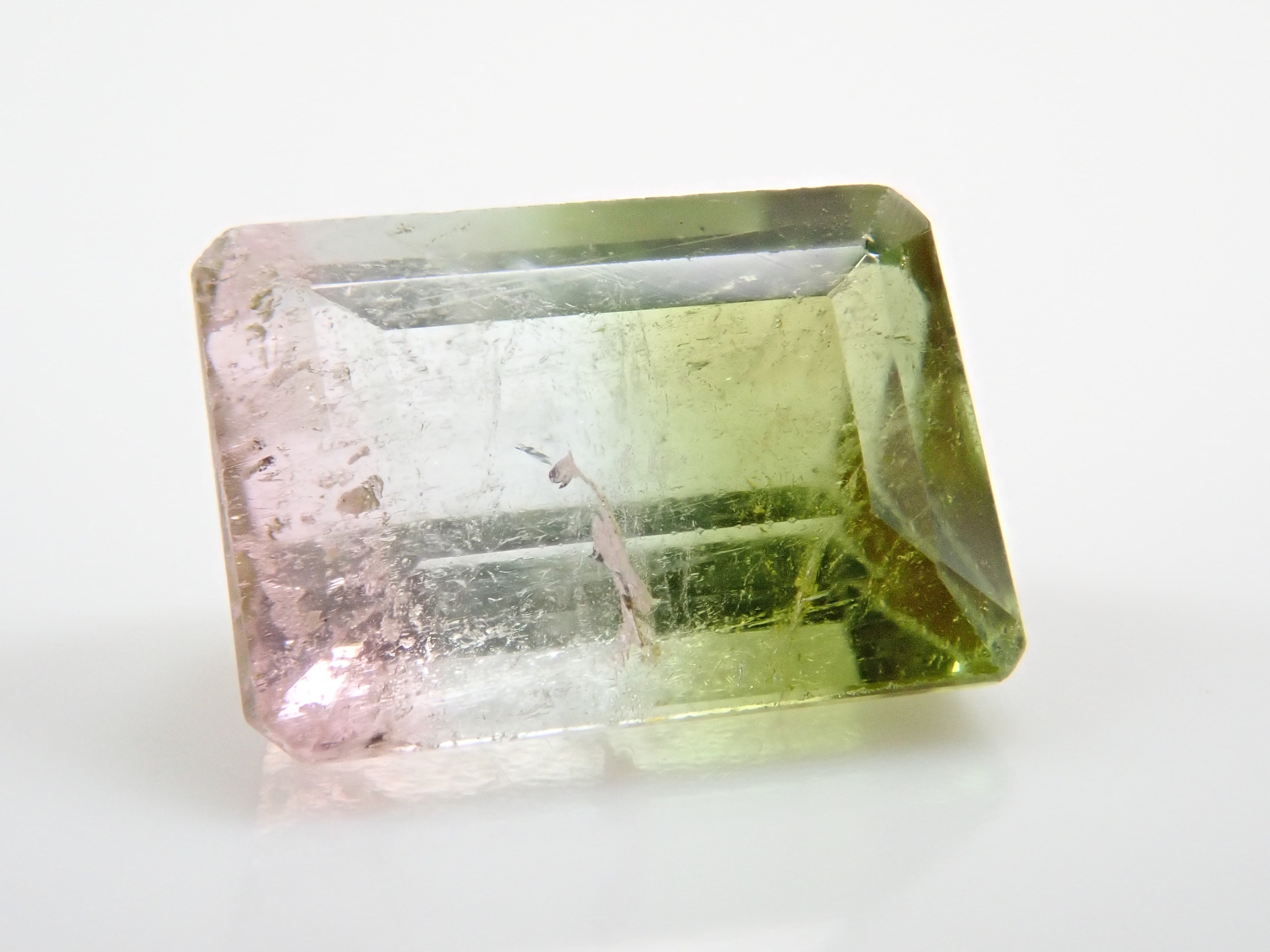 ブラジル産バイカラートルマリン 1.554ctルース（トリカラートルマリン）