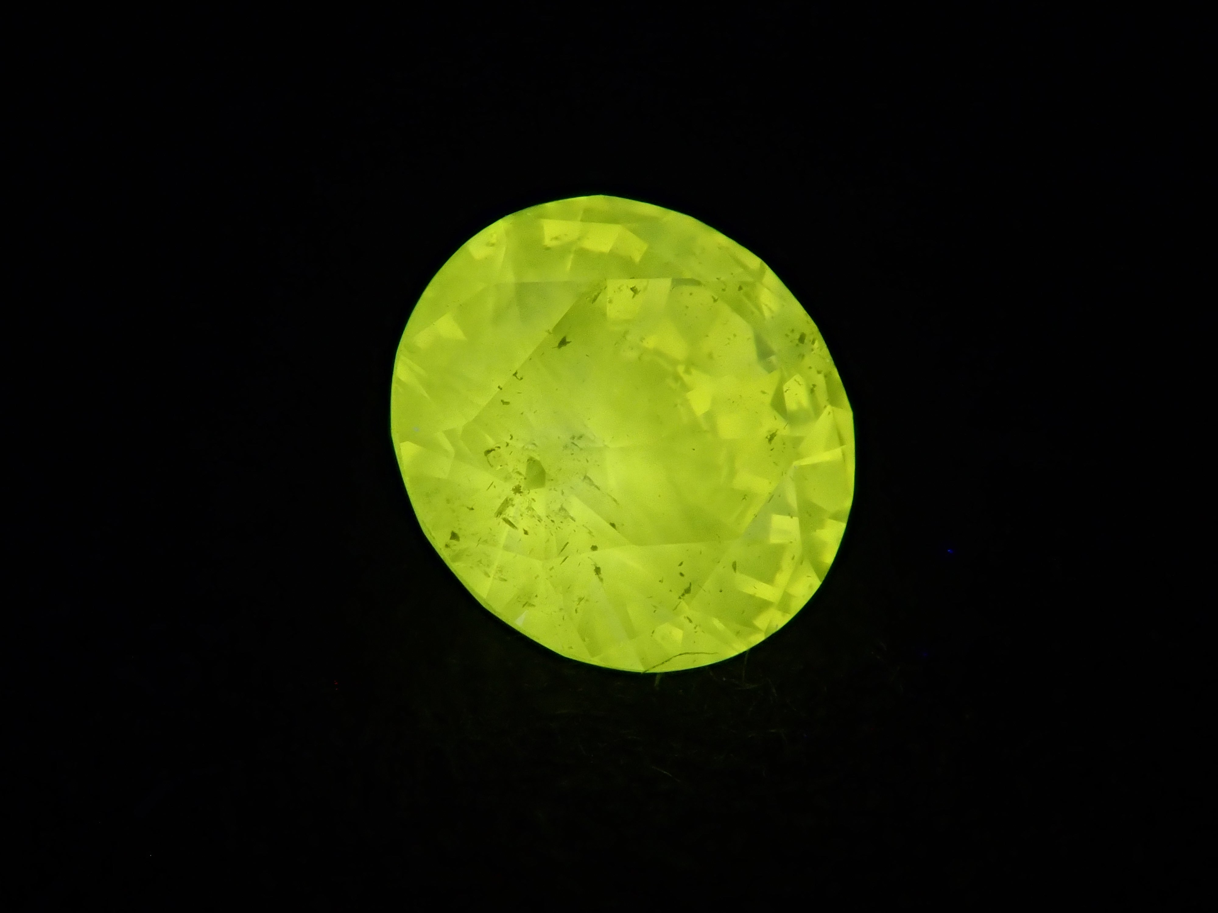 カメレオンダイヤモンド 3mm/0.110ctルース(FANCY BROWNISH GREENISH