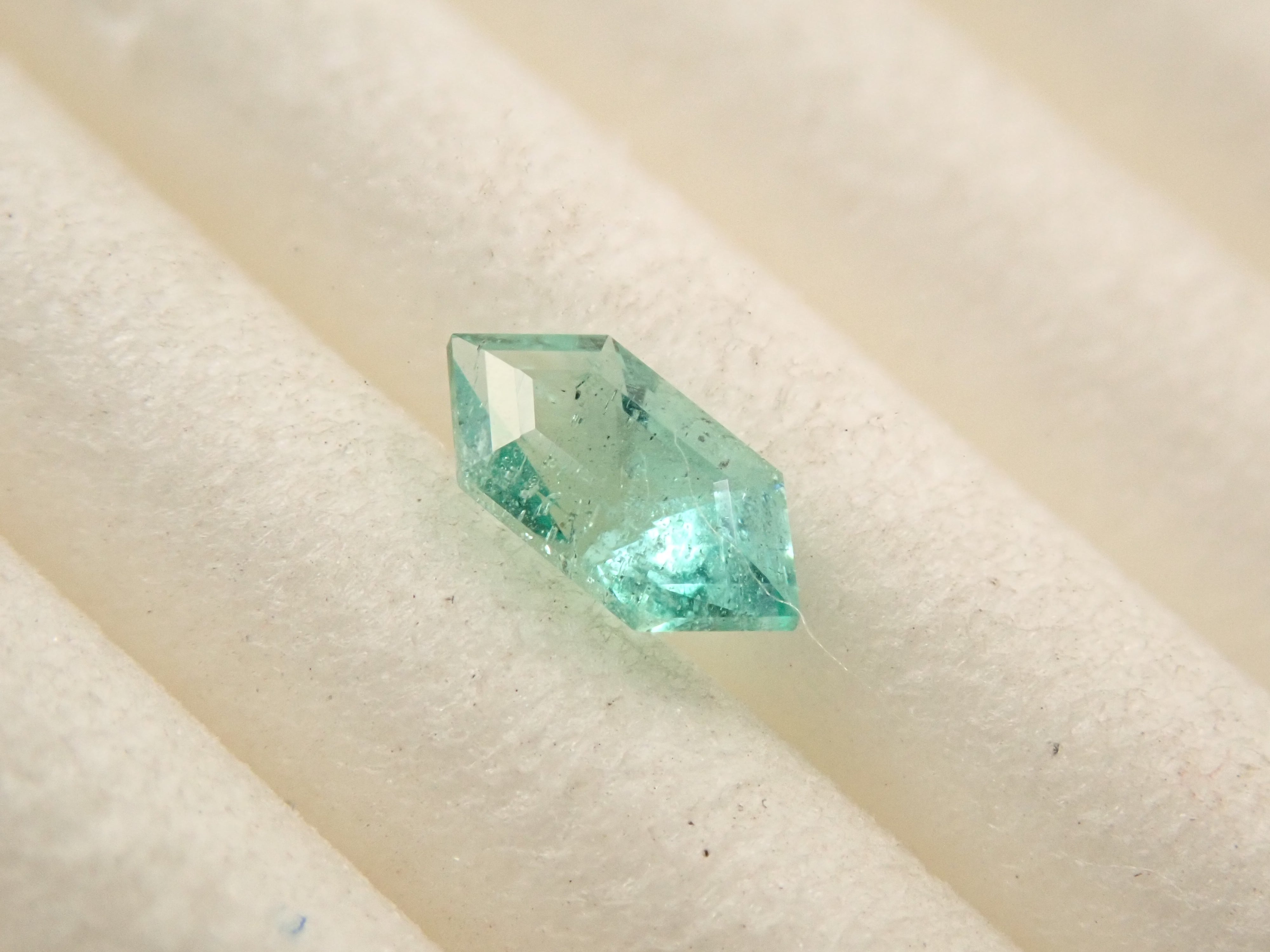 ザンビア産エメラルド 0.138ctルース