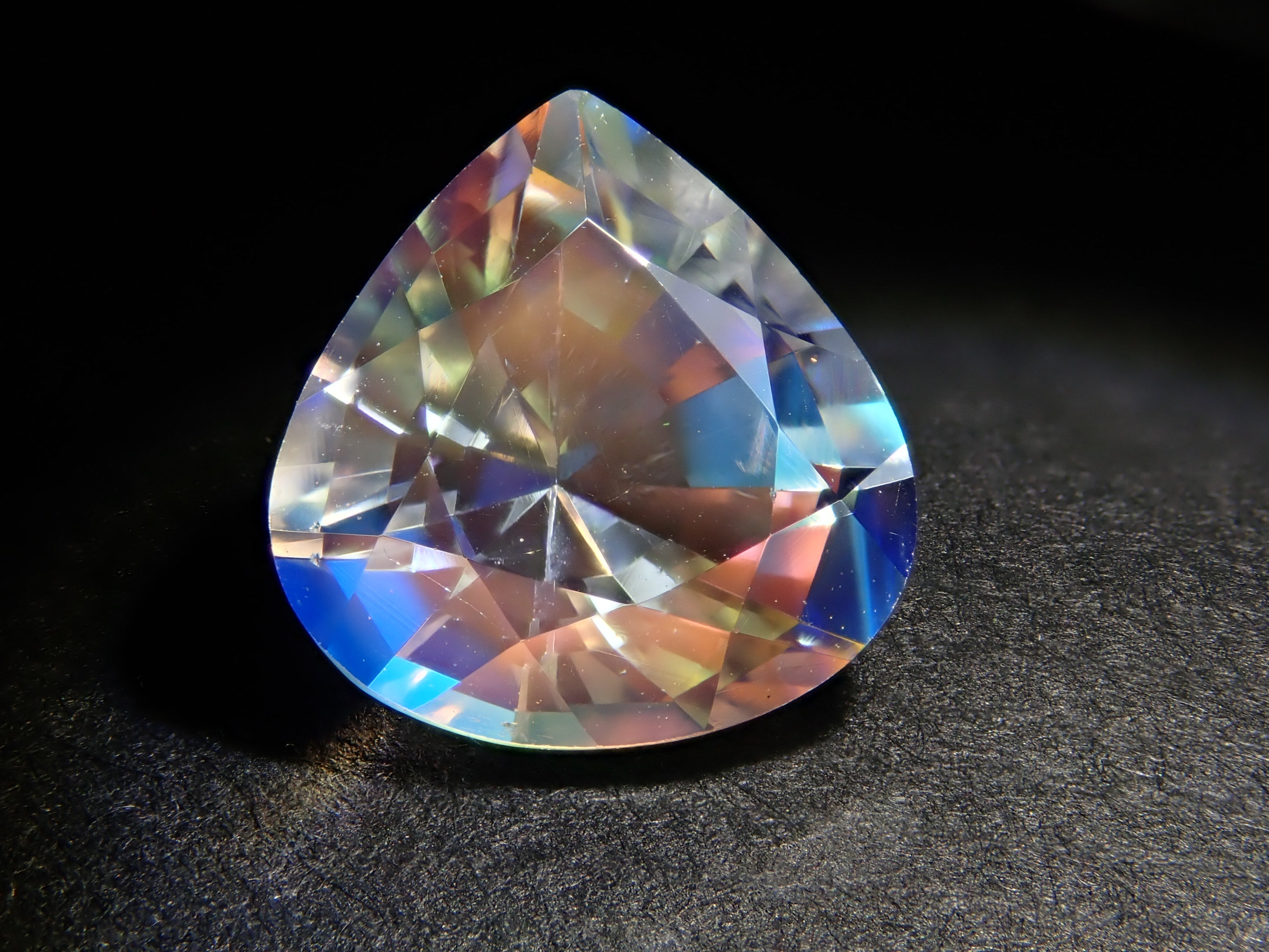 マダガスカル産アンデシン・ラブラドライト（通称名 レインボームーン