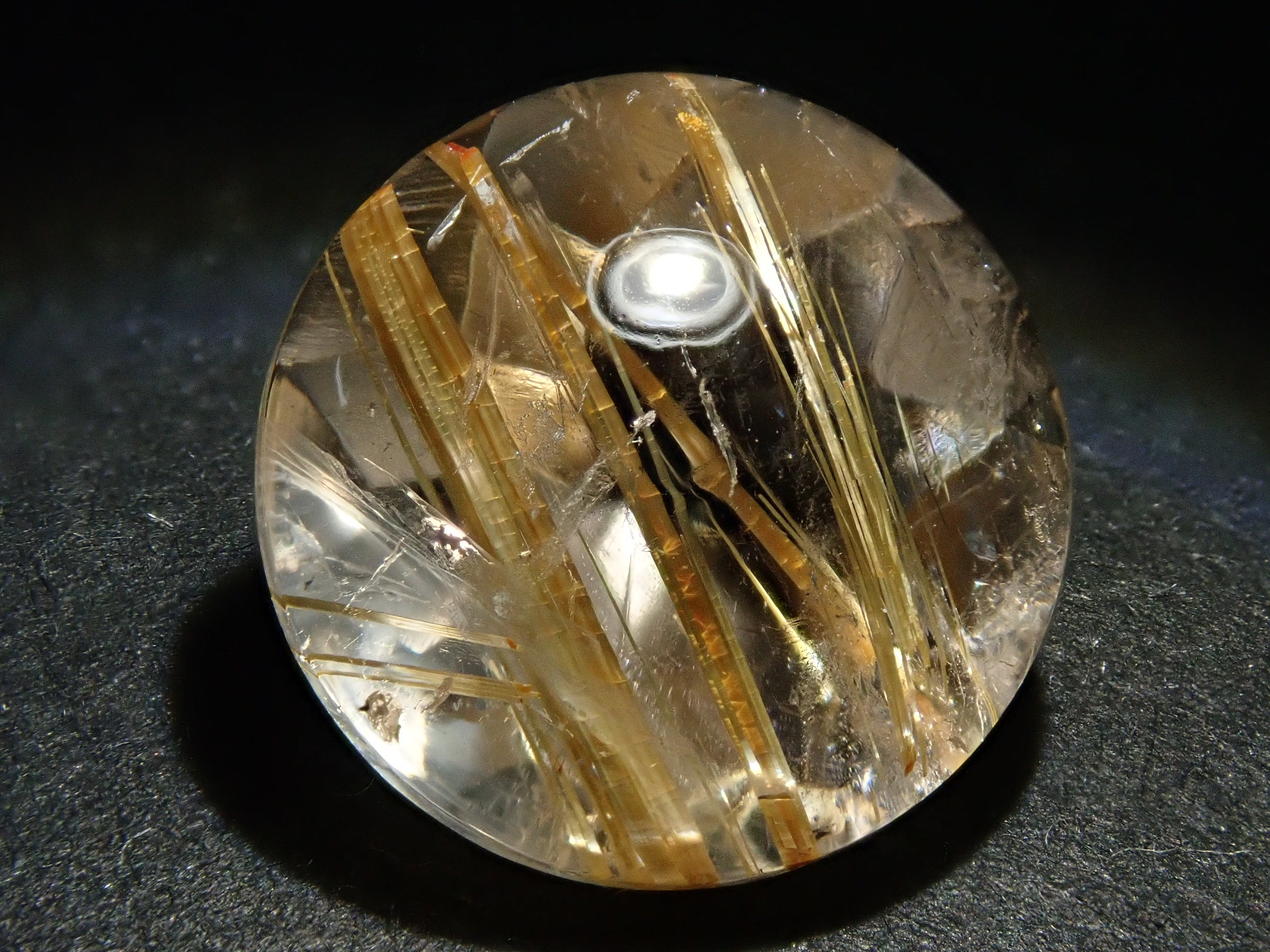 ブラジル産ルチルクォーツ（ルチルレイテッドクォーツ） 12mm/6.709ct