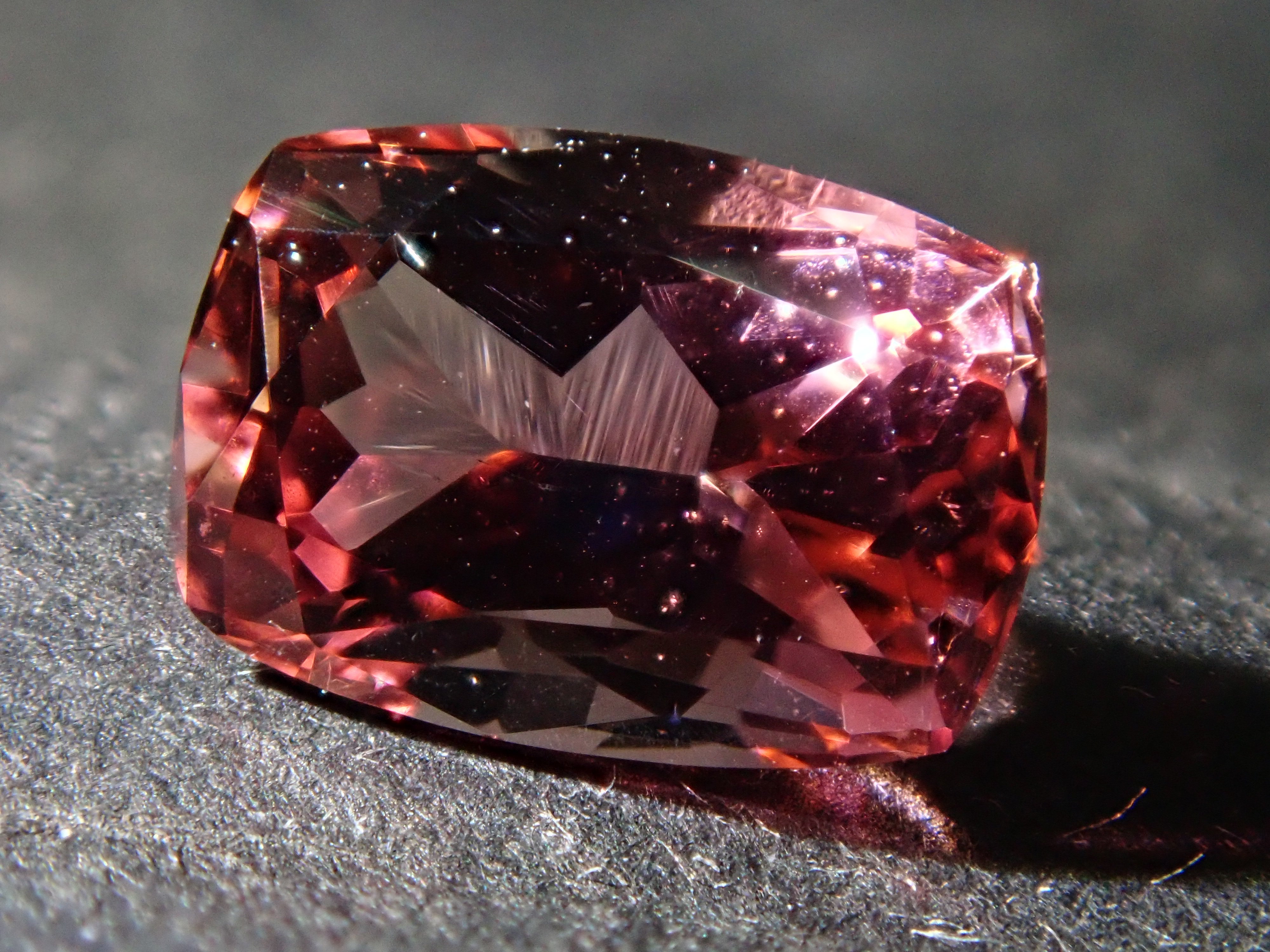 ブラジル産ピンクトルマリン 0.734ctルース