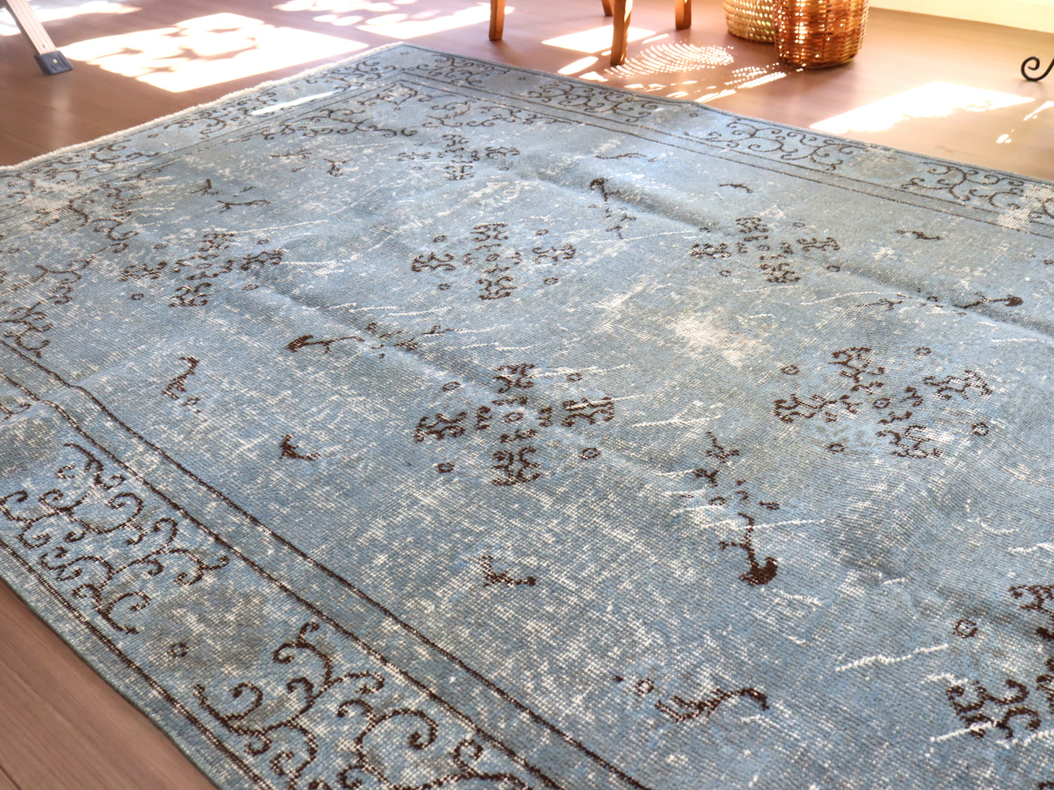 クリームベース ペールグレーのヴィンテージトルコラグ 雅姫さん No