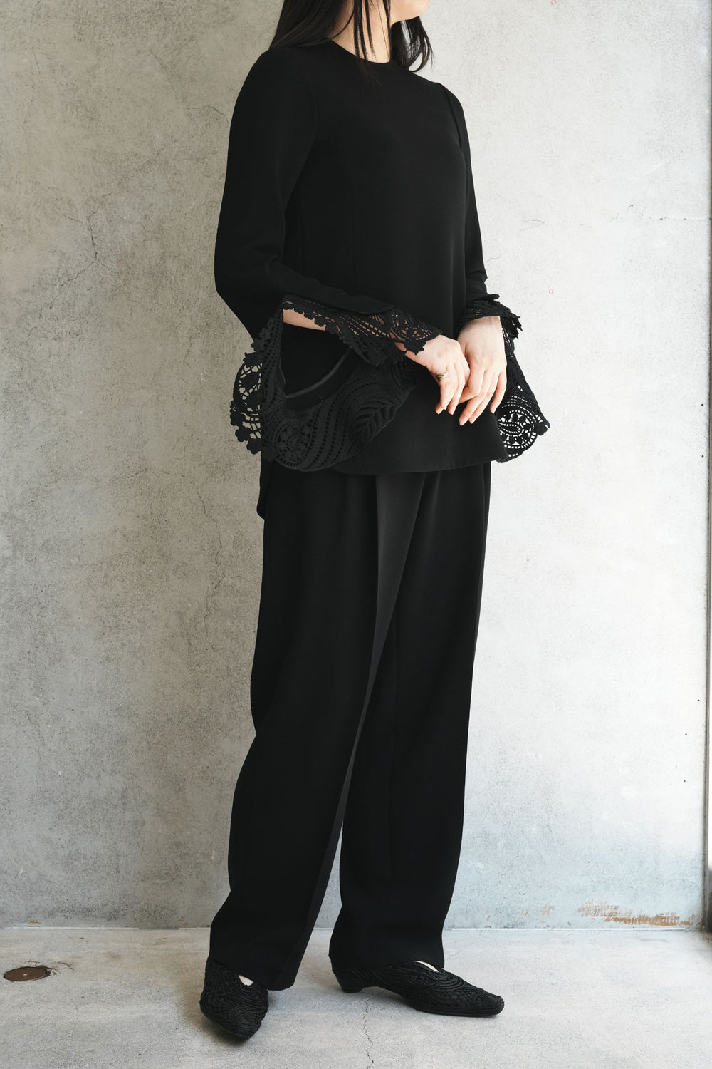 Embroidered Cuffs Top - black – OBLIGE