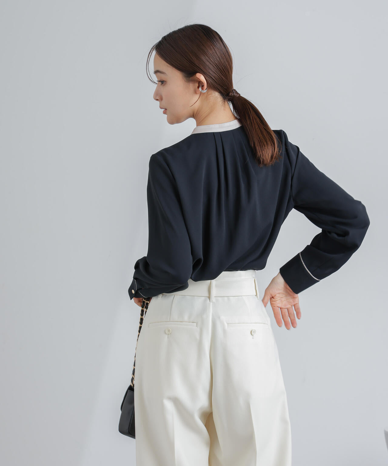スタンド バイカラー ジョーゼット タック ブラウス