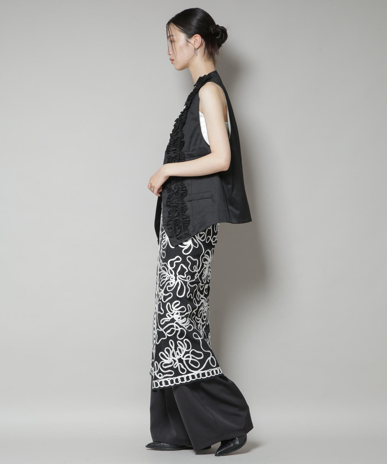 RhodolirioN / Frill Vest - Chino Cloth