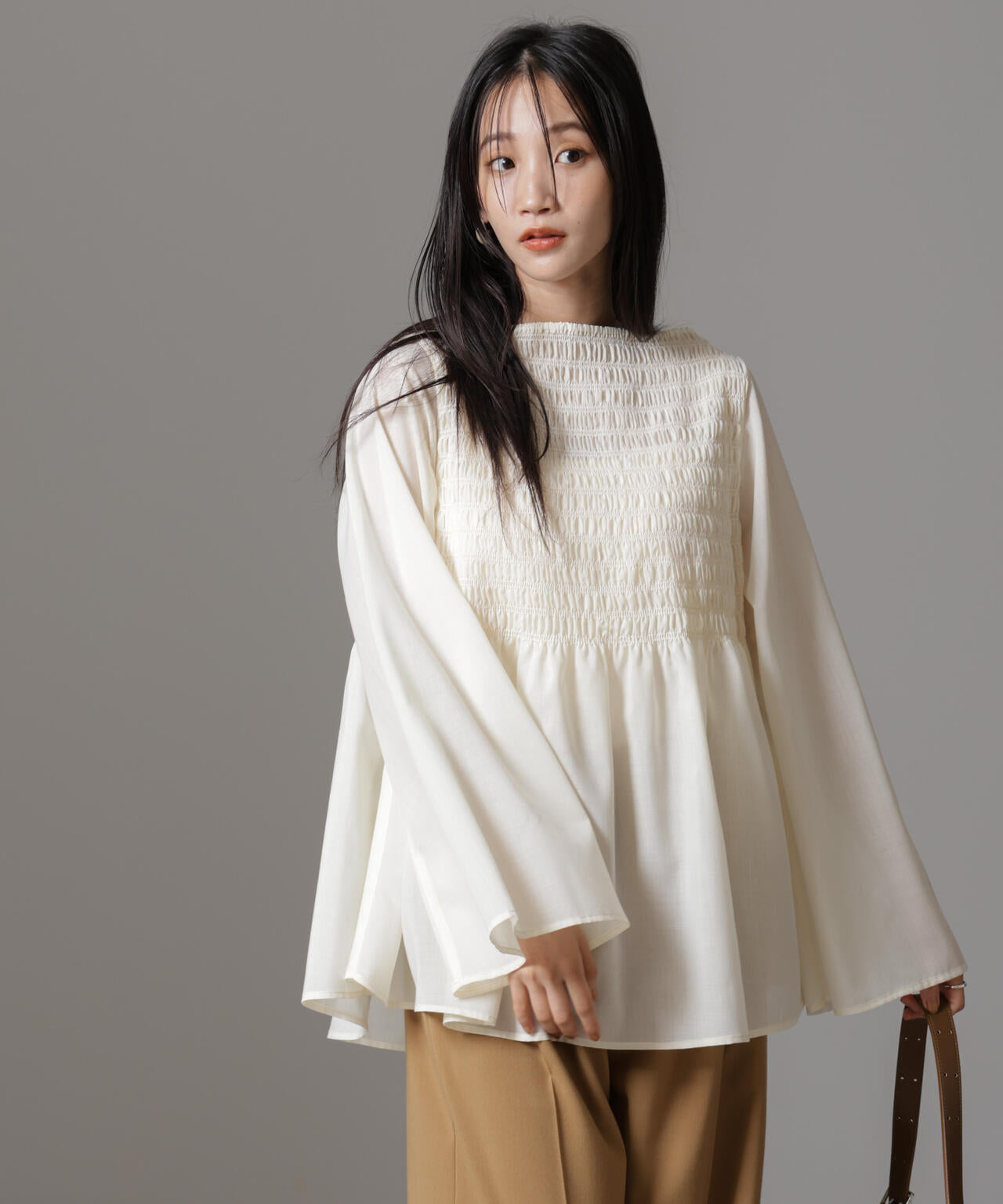 シャーリング フレア スリーブ ブラウス