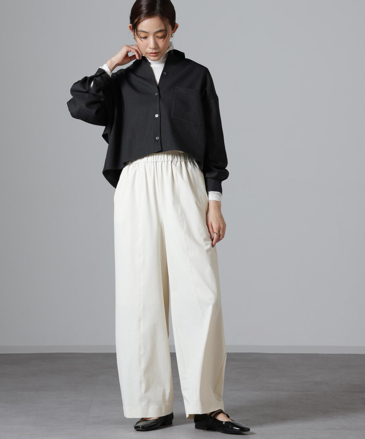 バック コンシャス クロップド シャツ（セットアップ可）