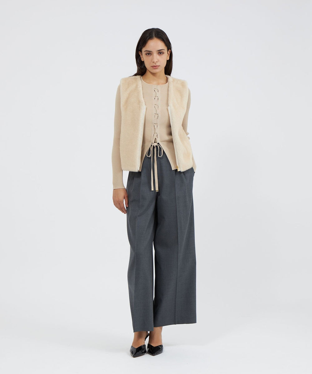 エコファーVネックジレ(ベスト)｜EPOCA(エポカ)のファッション通販