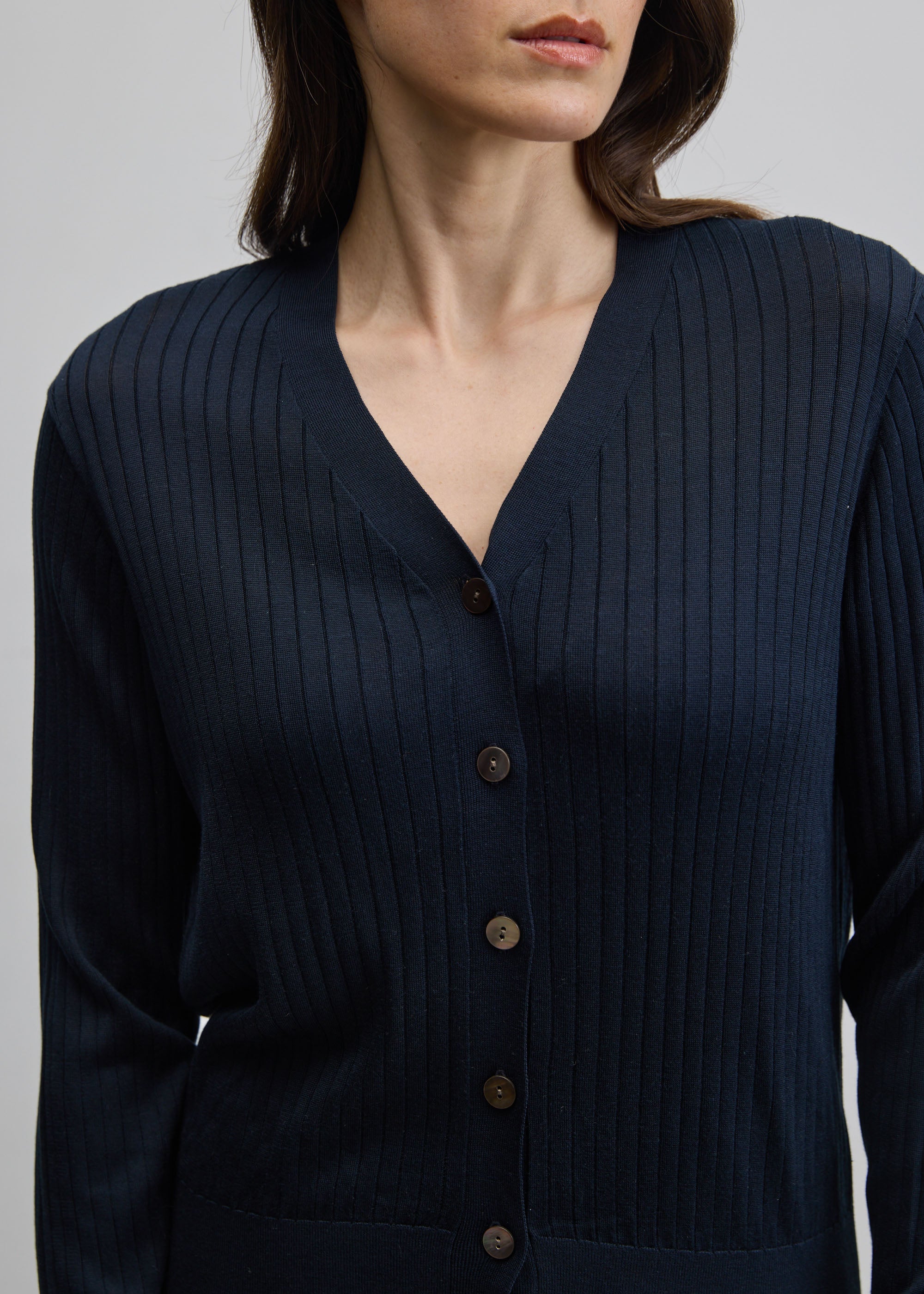 シルクワイドリブVネックカーディガン - SOÉJU online store｜上質な